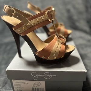 Jessica Simpson ‘Georgina’ platform heels